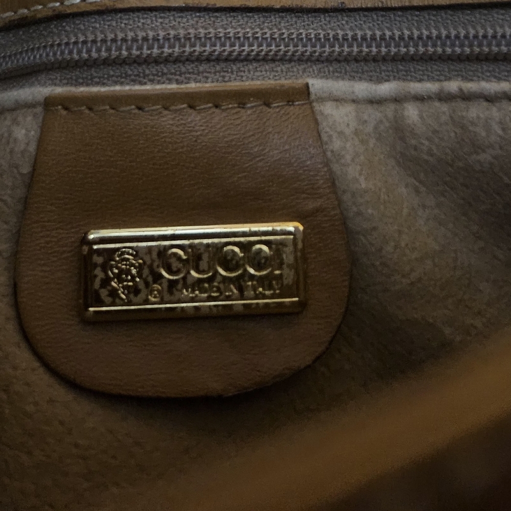 EUC!! AUTHENTIC VINTAGE GUCCI clutch/crossbody/shoulder bag - no strap. - Picture 7 of 16